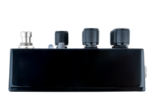 Load image into Gallery viewer, THORN SOUNDLAB MAGMA Effects Pedal | Flex Metal Distortion