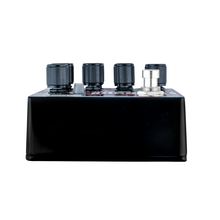 Load image into Gallery viewer, THORN SOUNDLAB MAGMA Effects Pedal | Flex Metal Distortion